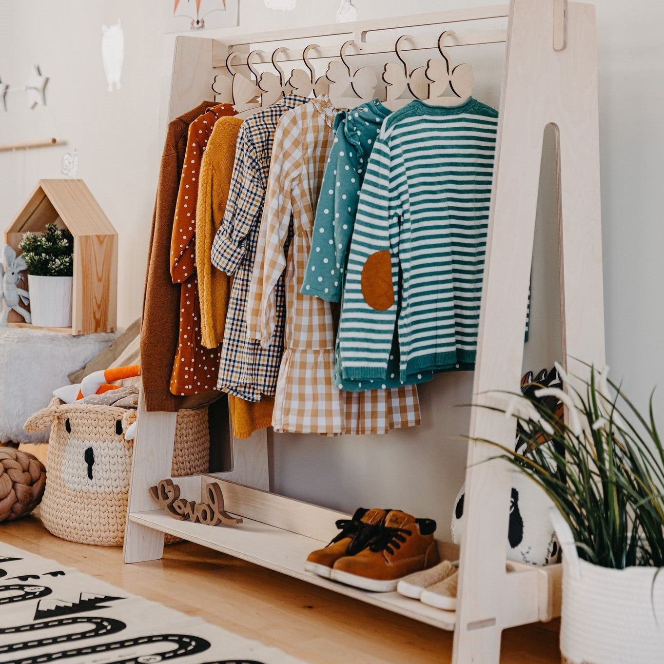 Toddlers Clothing Rack for Hangers