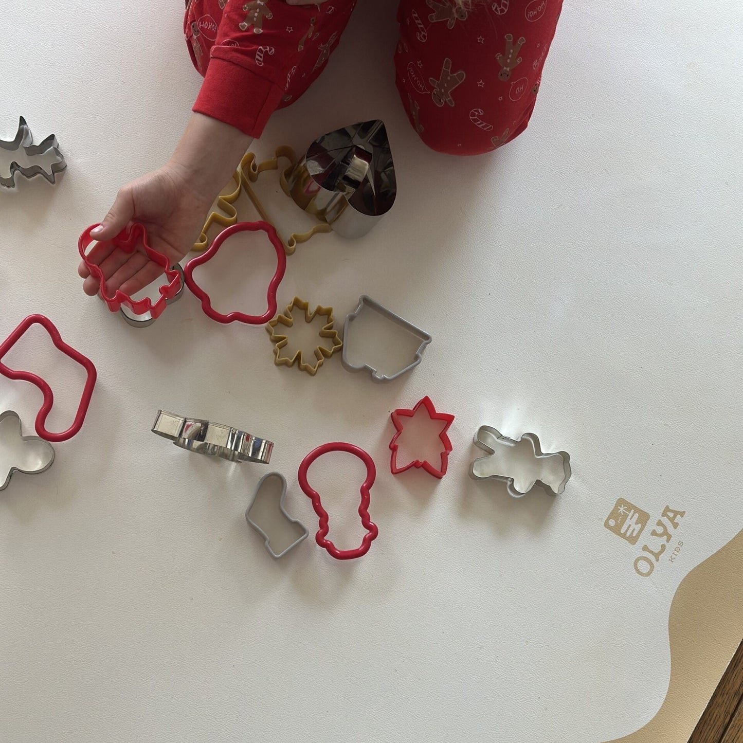 Kids Mealtime Floor Mat, Non-Slip & Waterproof - Yellow Frame